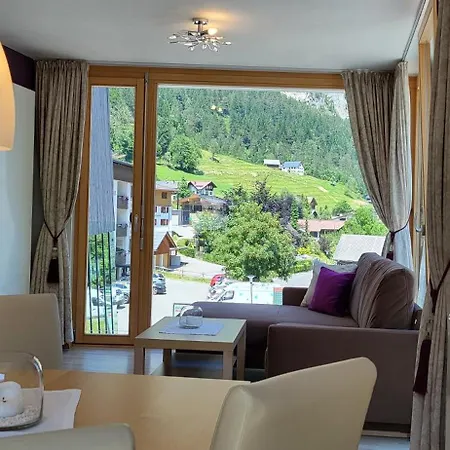 Aparthotel Bergkristall 3*
